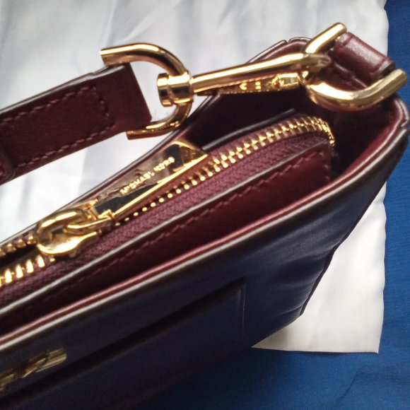 Michael Kors Leather Crossbody Bag, color Burgundy - Picture 3 of 9